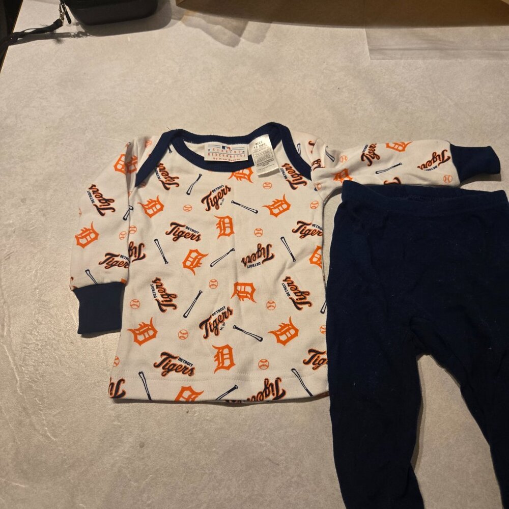Infant pajamas detroit tigers - Picture 2 of 3